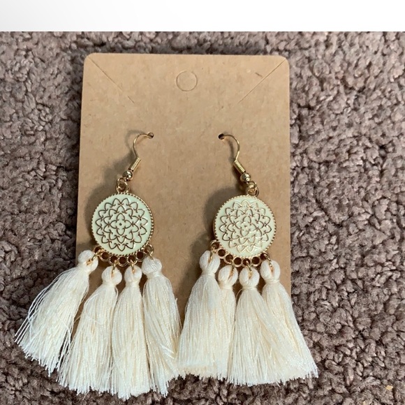 Earring bundle - Picture 2 of 4